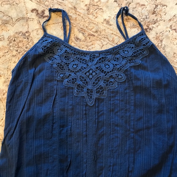 Junior's tank top; non-smoking home - Picture 2 of 5